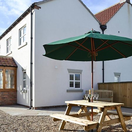 Park Farm Cottage Folkton Bagian luar foto
